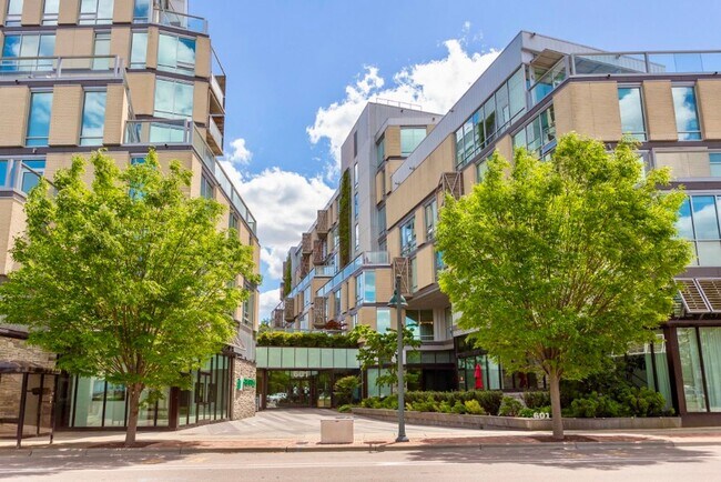 Building Photo - Effortless Downtown Living in the Heart of...