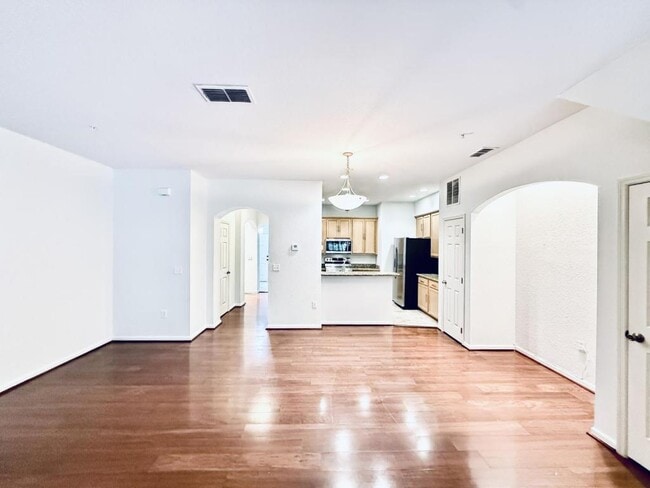 Building Photo - 2983 Ashland Ln S