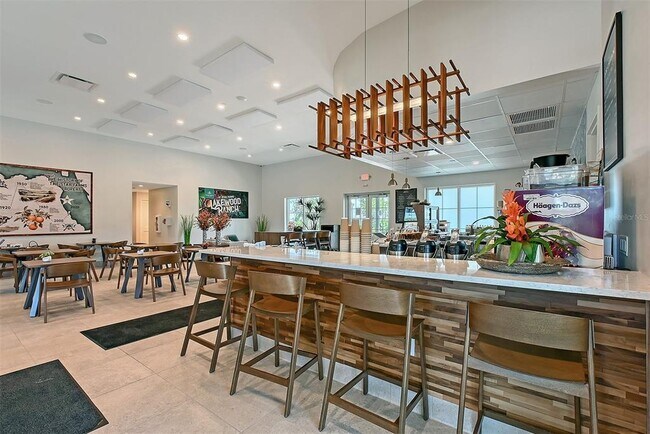 Building Photo - 17550 Crescent Moon Lp
