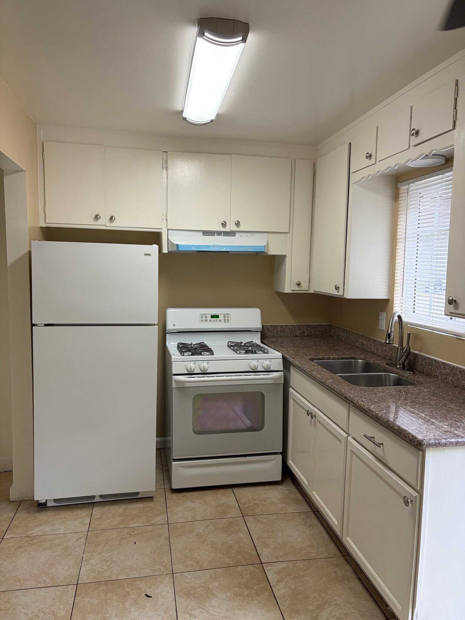 Building Photo - 1701 Carver Ct