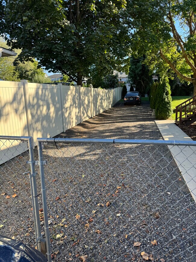 Building Photo - 4120 E Congress Ave