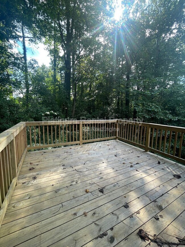 Building Photo - 2564 Timberly Dr SE