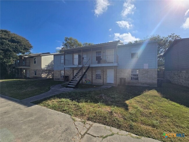 Primary Photo - 2004 Cedarhill Dr