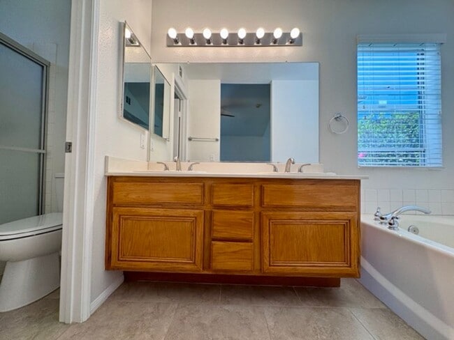 Building Photo - Spacious South Corona Single Story with 3 ...