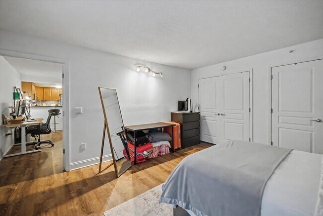 Building Photo - 4301 Park Ave