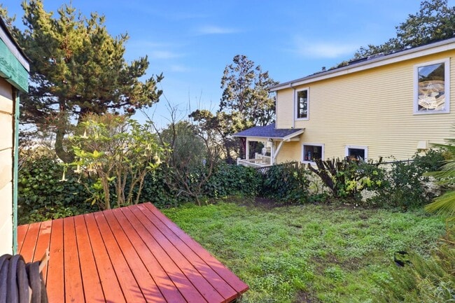 Building Photo - 500 Humboldt Rd