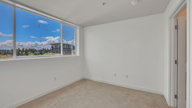 Building Photo - 2bd/1.75ba Bellevue Condo