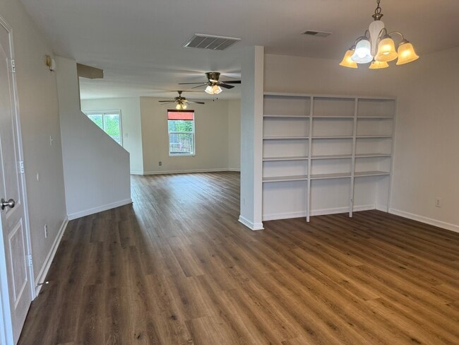 Building Photo - 203 Millbury Ct