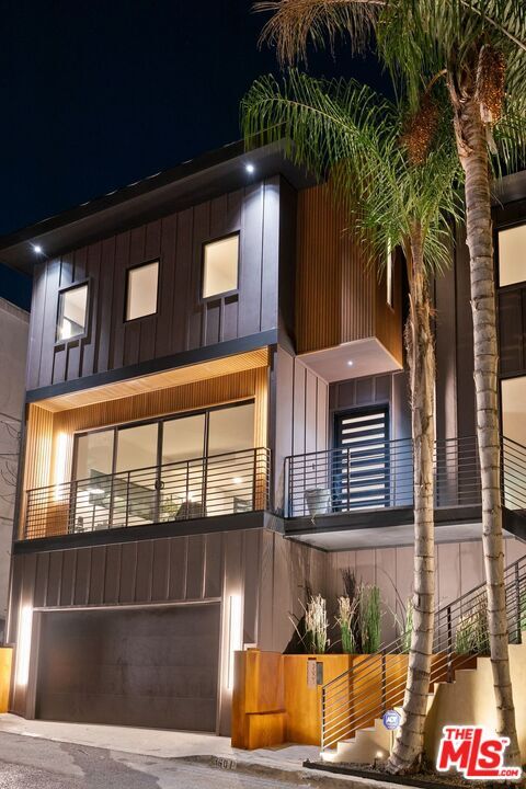 Building Photo - 3601 Dixie Canyon Pl