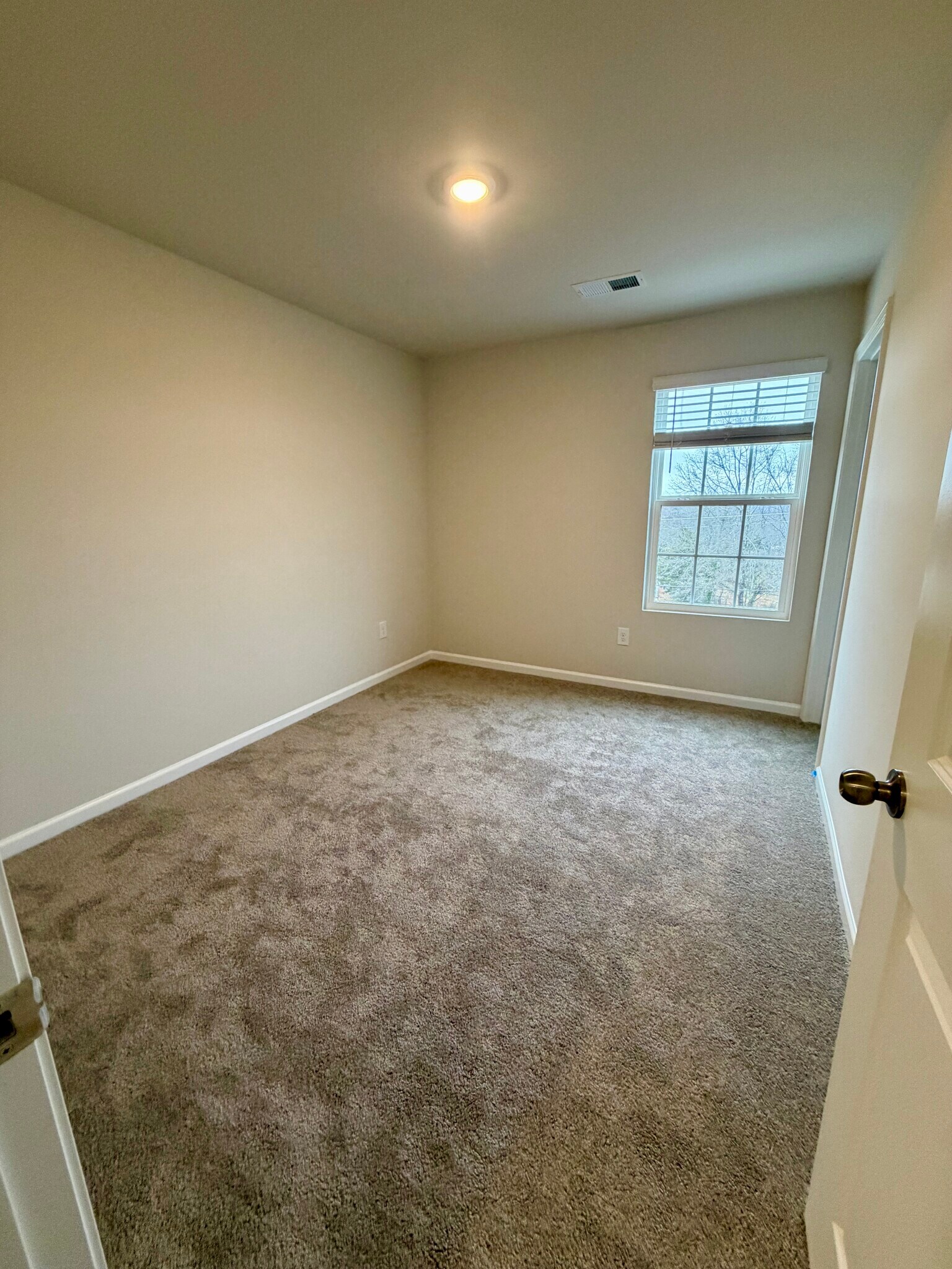 Building Photo - 401 Mopar Ln