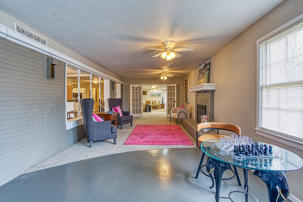 Building Photo - 1911 S Saratoga Ave