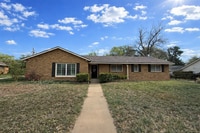 Building Photo - Spacious 3 Bedroom 2 Bath home AVAILABLE NOW!
