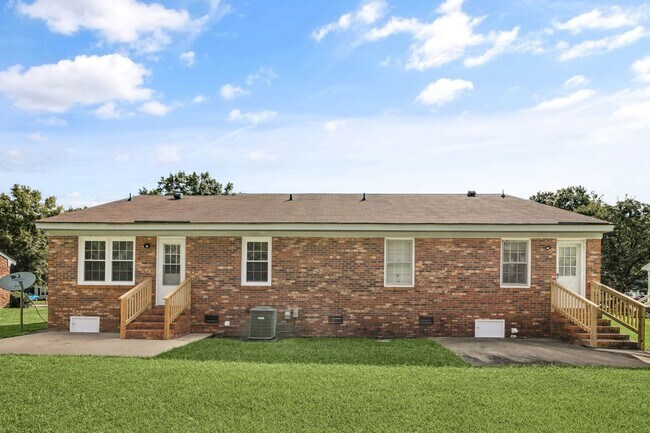 Building Photo - 3007 Buckingham Rd NW