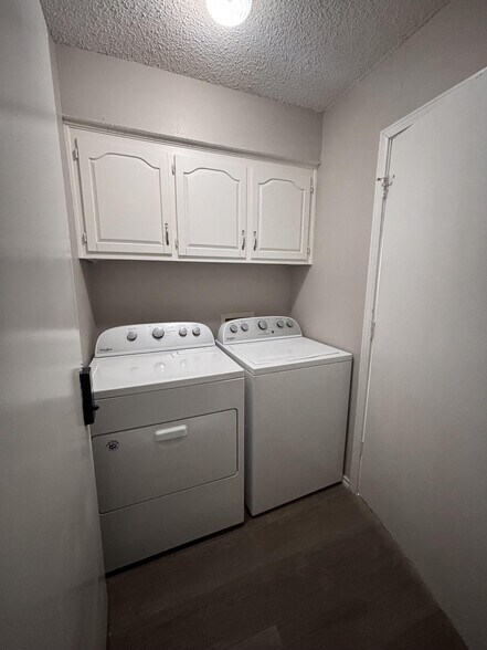 Building Photo - 7614 Swiss Way