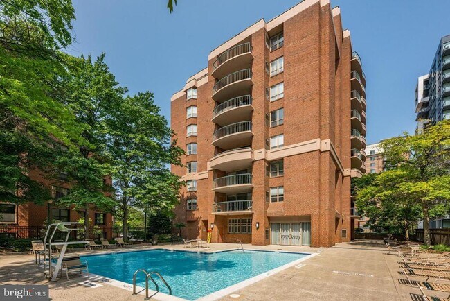 Building Photo - 4808 Moorland Ln