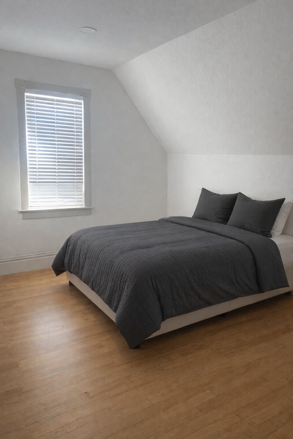 Building Photo - 324 E Michigan St