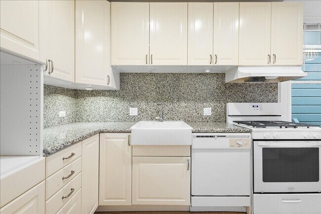 Building Photo - 1817 Sherman St