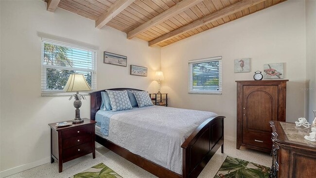 Building Photo - 817 Harbor Dr S