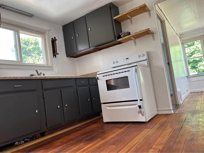 Building Photo - 304 N Wilson St