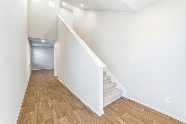 Building Photo - 342 Jade St