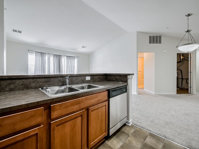 Building Photo - AVAILABLE NOW! Charming 2-Bed Home in the Heart of Wixom