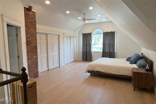 Building Photo - 2877 Hampshire Rd