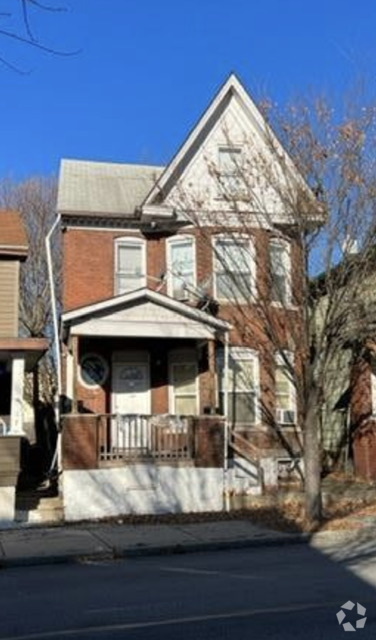 Building Photo - 2112 6th Ave
