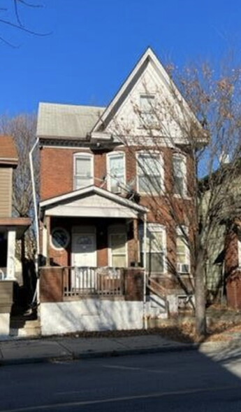 Primary Photo - 2112 6th Ave