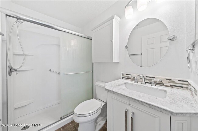 Building Photo - 890 Luminary Cir