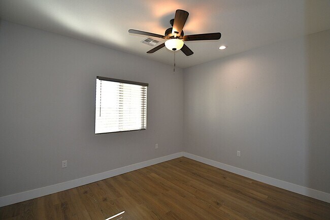 Building Photo - 21144 LEAVITT Ln