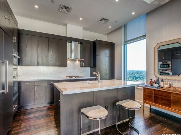 Building Photo - 4242 Broadway-227.1