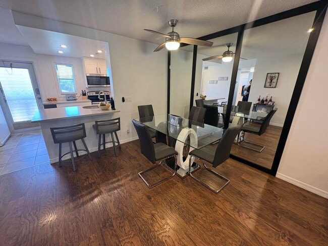 Building Photo - 2161 NE 1st Ct