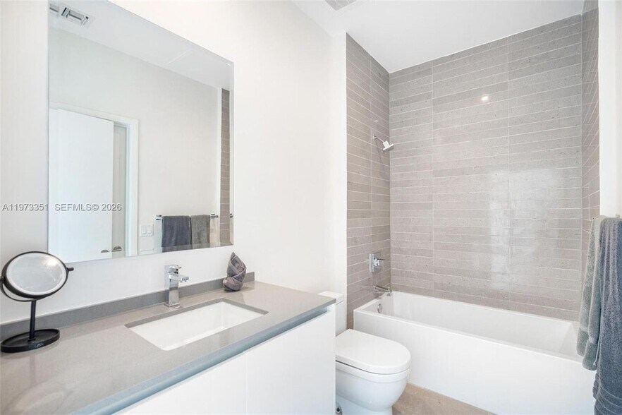 Building Photo - 88 SW 7th St