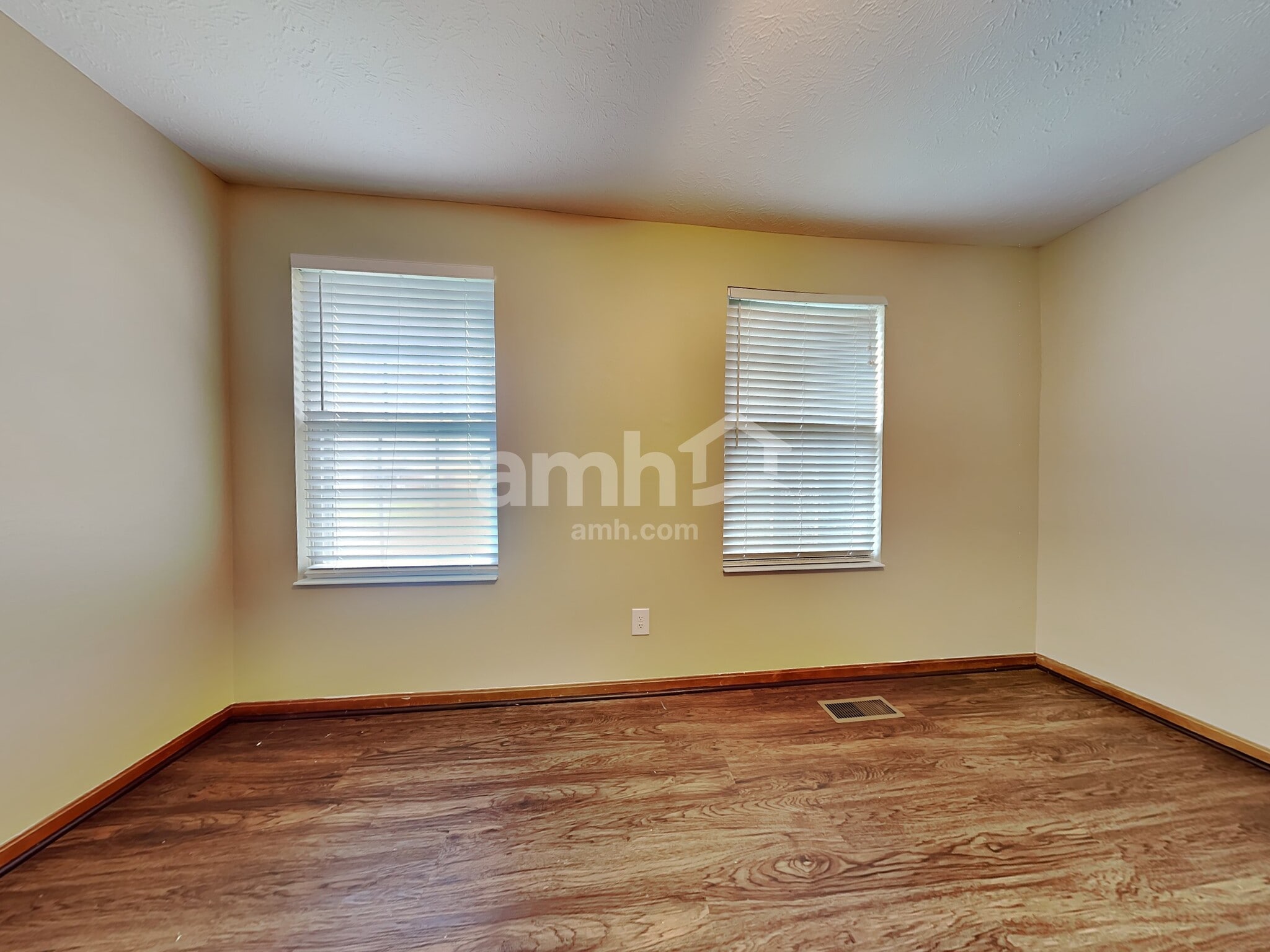 Building Photo - 713 W Aberdeen Dr
