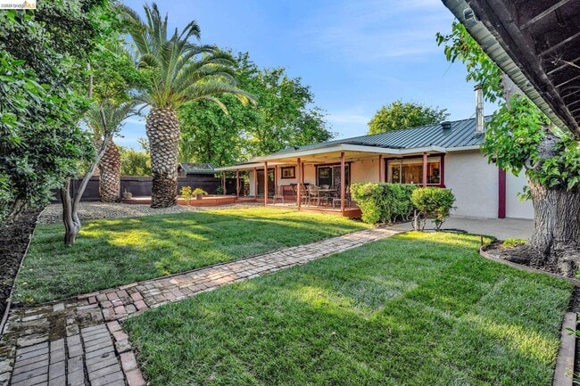 Building Photo - 3300 Concord Ave