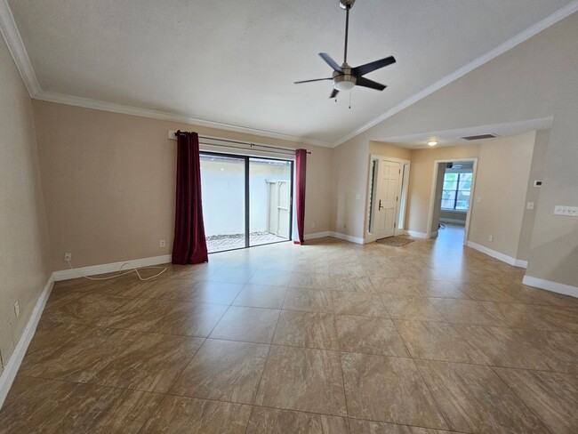 Building Photo - 3 bedroom 2 bath furnished & remodeled hom...