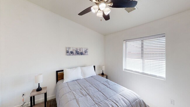 Building Photo - Ken-561 N 10th Pl. Show Low, AZ 85901