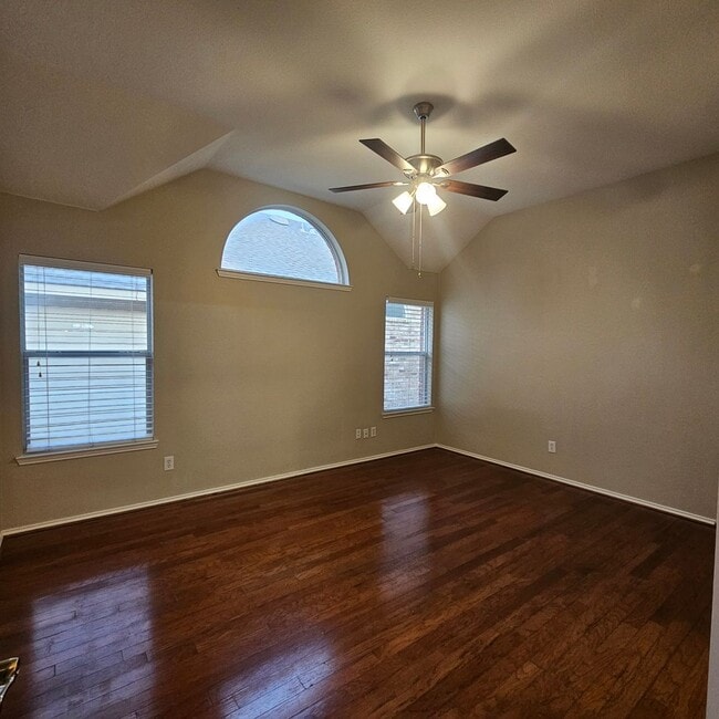 Building Photo - Pine Ridge Estates