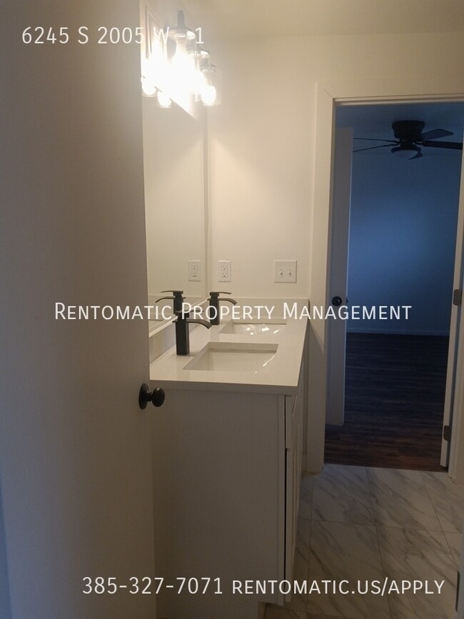 Building Photo - 6245 Margray Dr