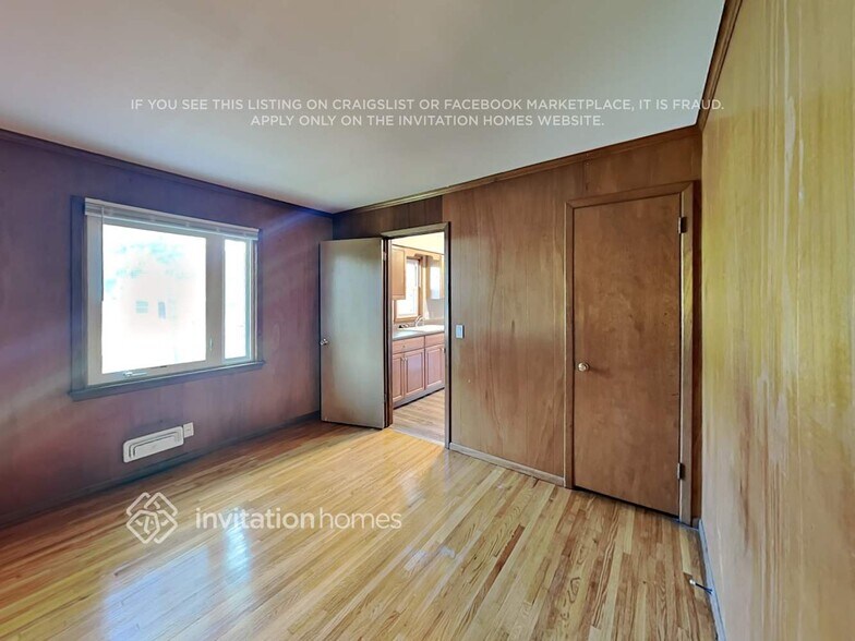 Building Photo - 2911 W 85th St