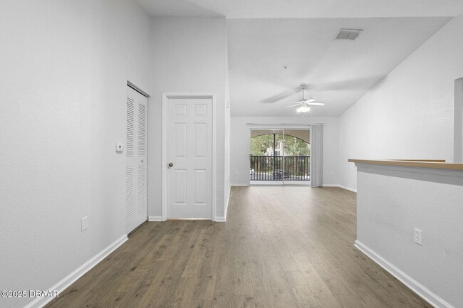 Building Photo - 940 Village Trail