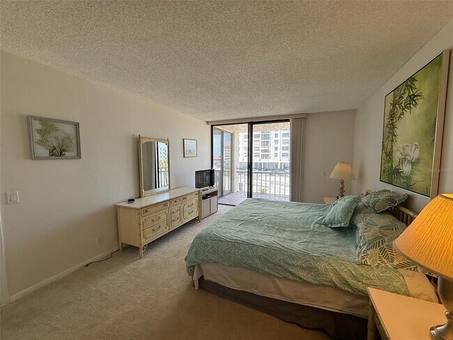 Building Photo - 6279 Sun Blvd