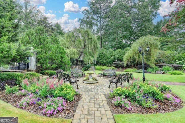 Building Photo - 2611 Briers N Dr