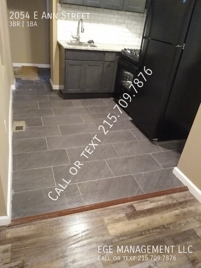 Building Photo - 2054 Ann St