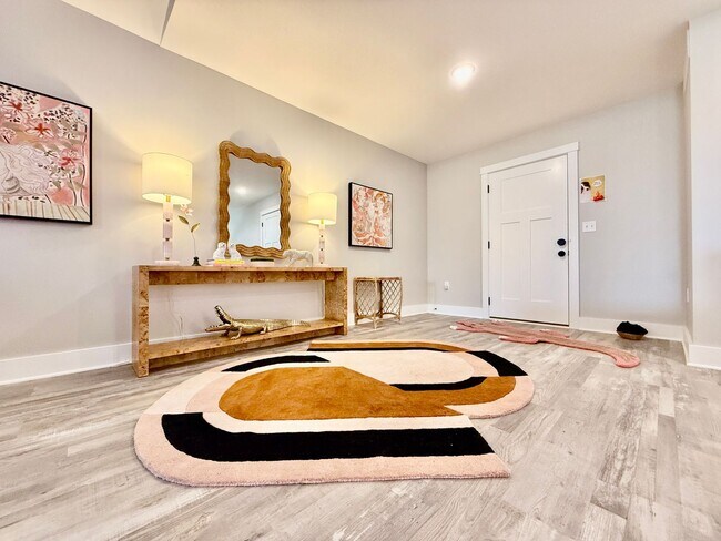 Building Photo - 5 Bed 3 Bath Home With Hot Tub In West Chester, OH