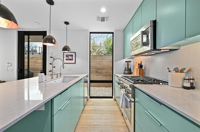 Building Photo - 1709 Willow St