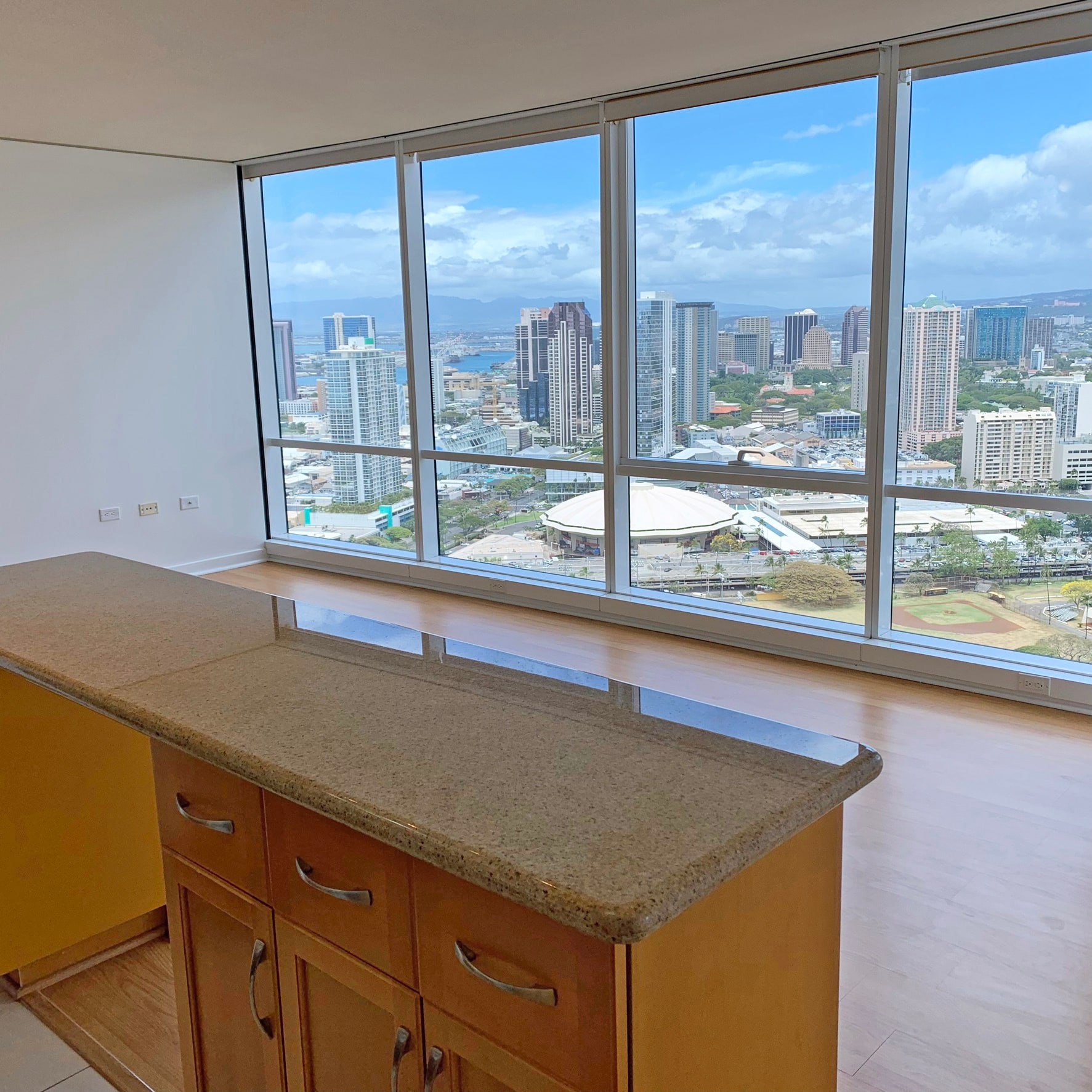 Building Photo - 1288 Kapiolani Blvd