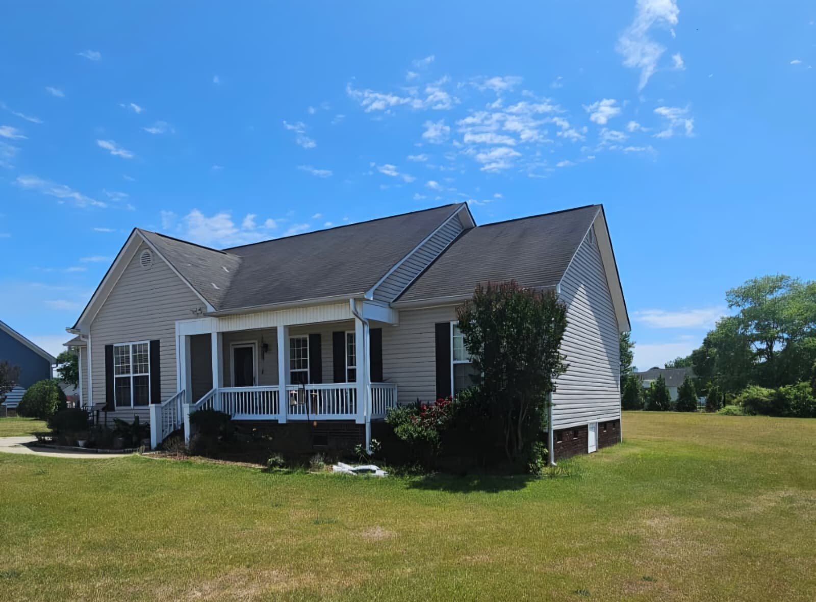 Building Photo - 75 Viola Ln