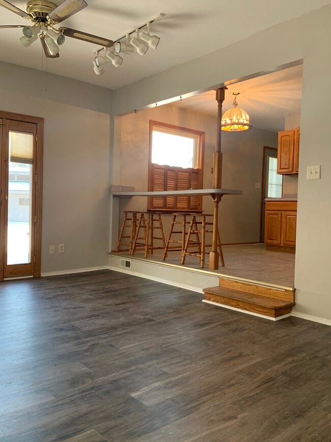 Building Photo - 18342 Clairmont Dr