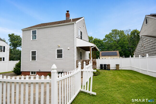 Building Photo - 144 Ridge Rd